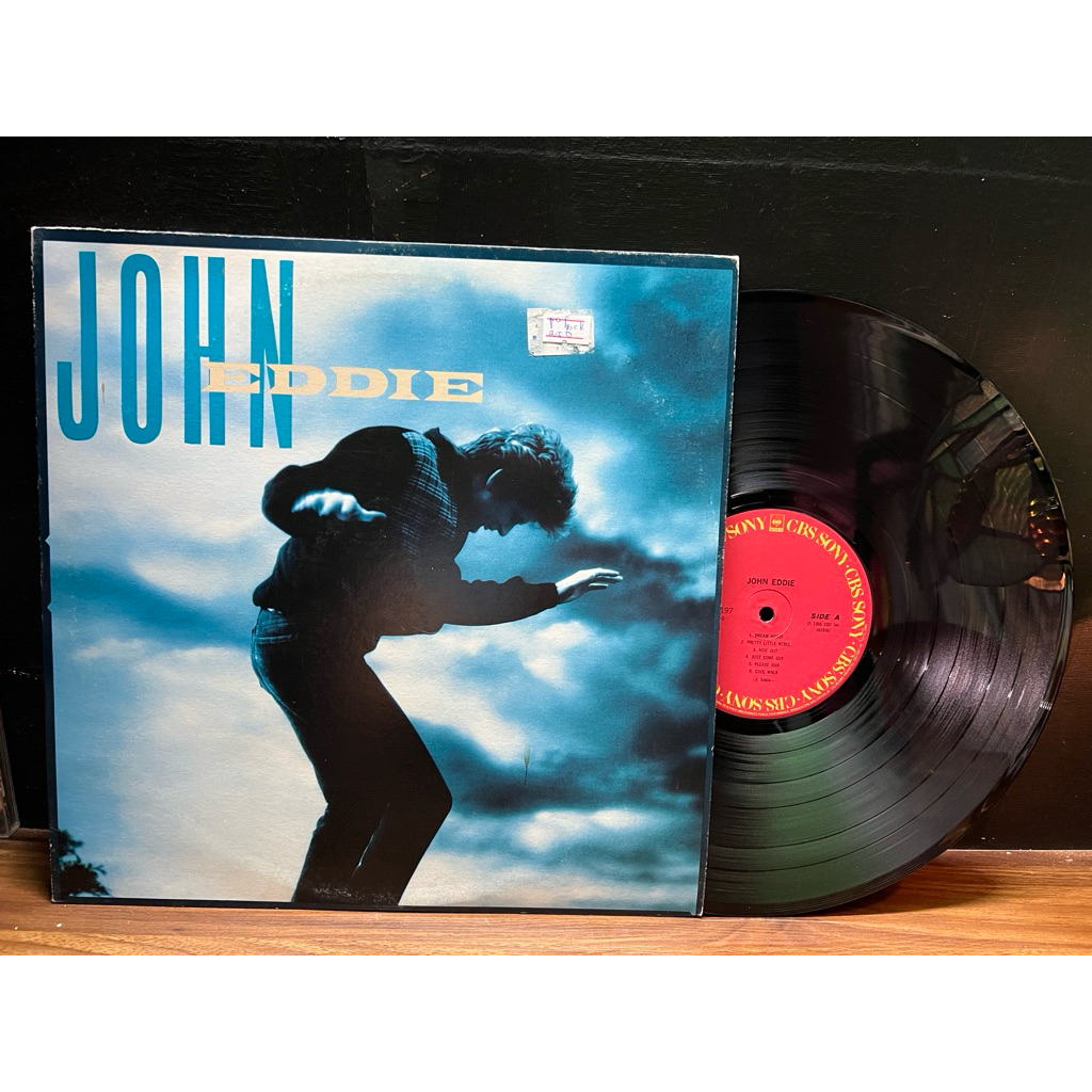 Đĩa than vinyl : của nhạc sĩ rock người Mỹ John Eddie, mang tên chính ông là John Eddie.