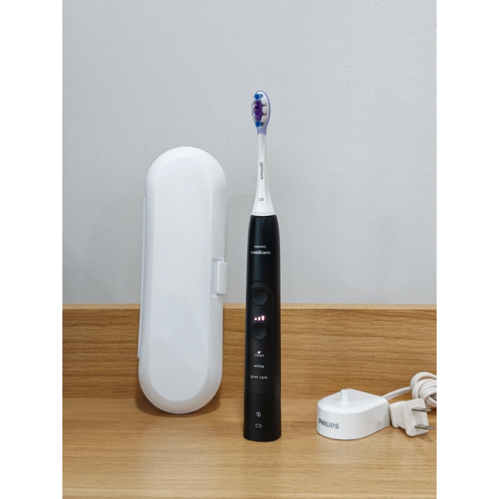 Bàn chải điện Philips Sonicare 6100, 7000 - hàng trưng bày chưa qua sử dụng