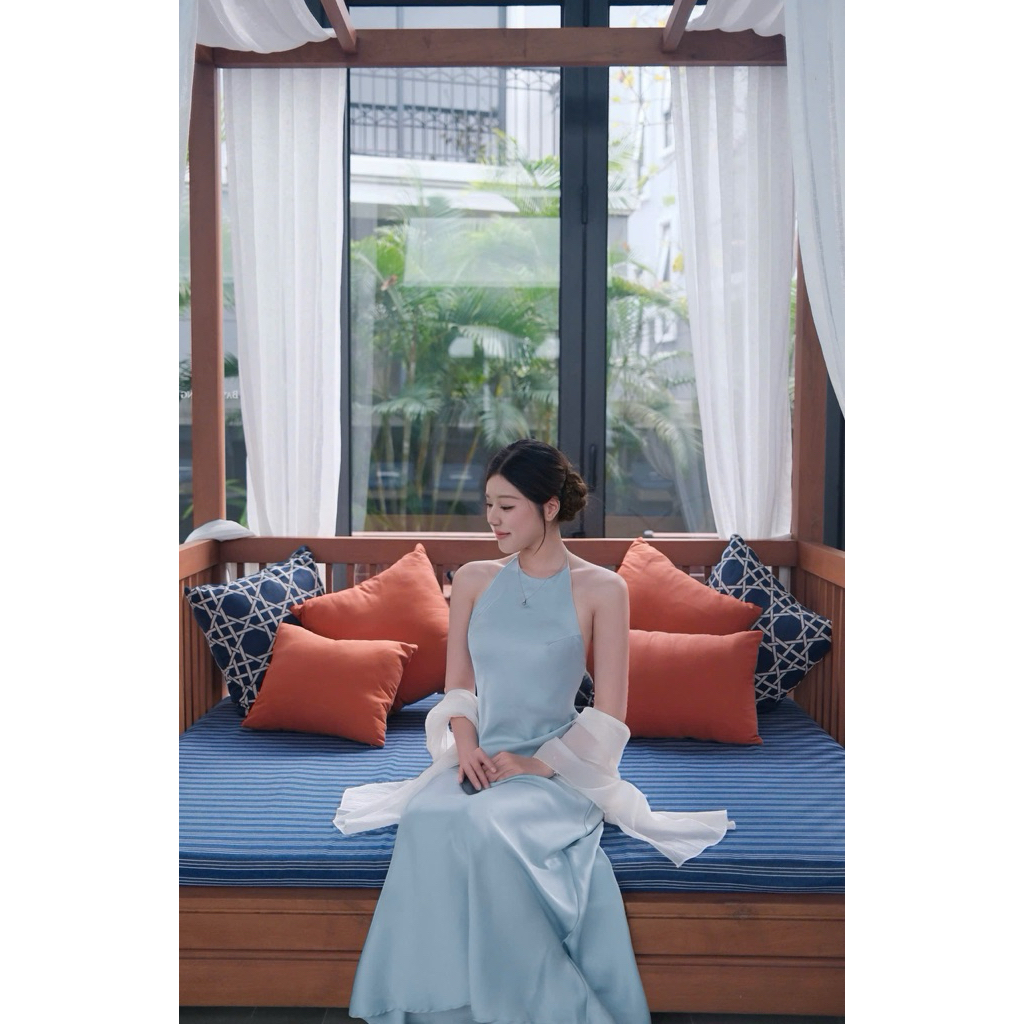 Đầm Lụa Cổ Yếm Xếp Ly Có Mút  Dáng Dài - Joyci Dress Silk Mẫu Mới 2025 | BigBuy360 - bigbuy360.vn