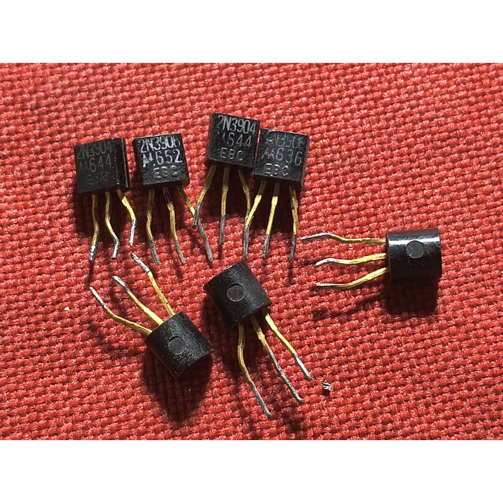PNP transistor 2N3906 / NPN transistor 2N3904 Motorola tháo máy