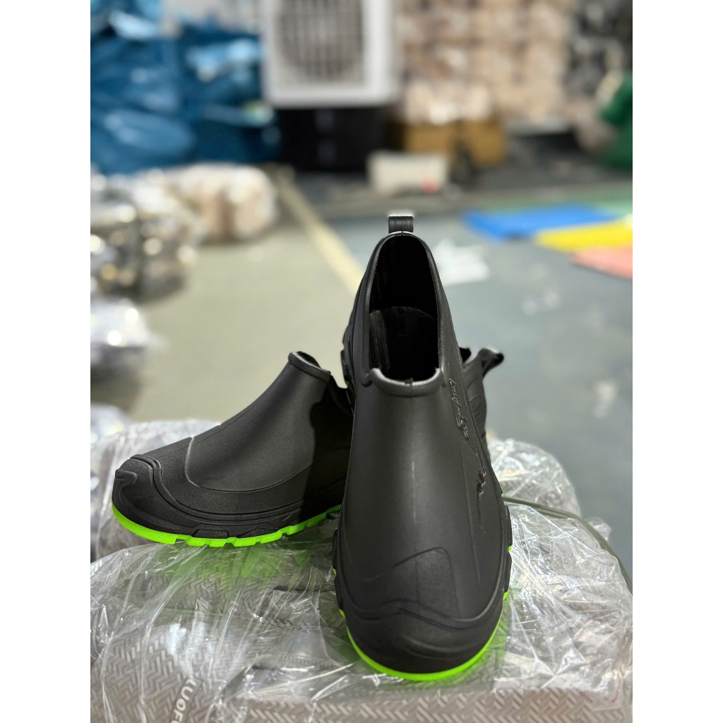 Giày bảo hộ lao động cao su chống trơn trượt size 36-44 bền chống nước