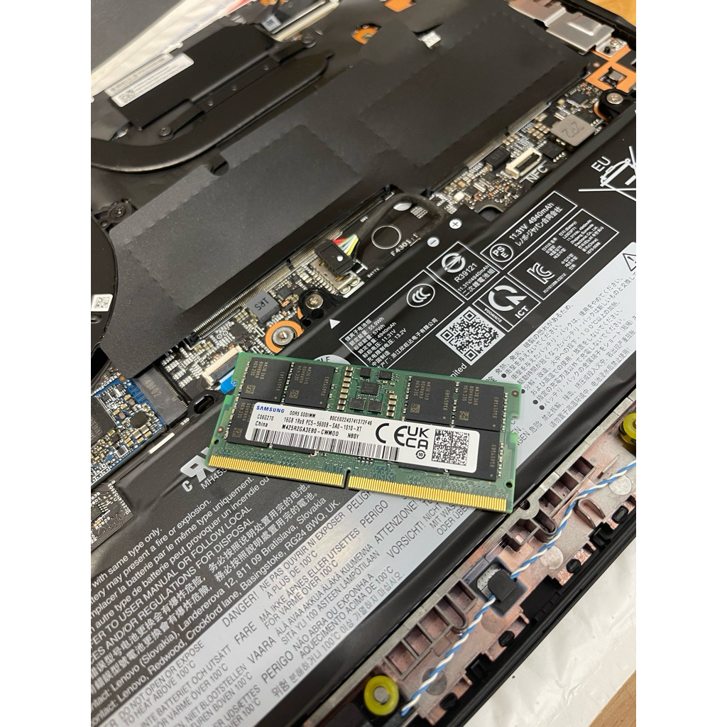 Ram laptop Samsung 16GB DDR5 / 5600 hàng tháo máy likenew/ hình thật