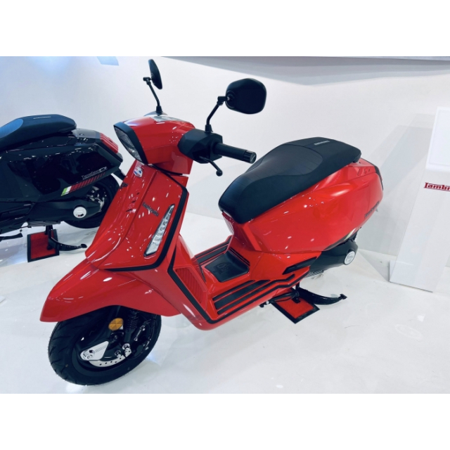 Lót cốp da Lambretta X125 và X300 2 xe này dùng chung