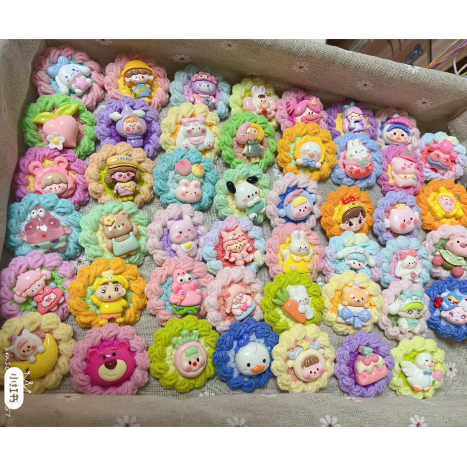 GHIM, PIN CÀI ÁO, BALO BẰNG LEN HANDMADE ( CHARM HOẠT HÌNH CUTE , CÓ SẴN PIN CÀI)
