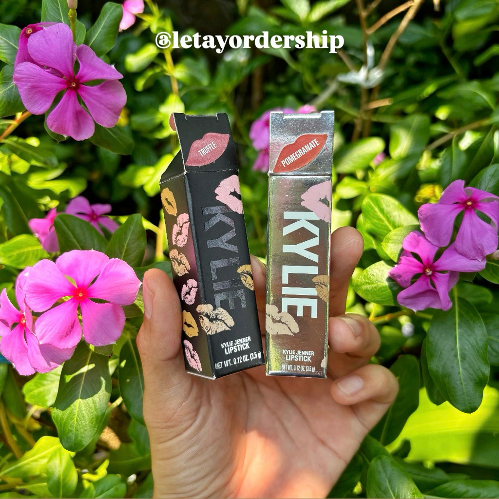 Son thỏi Kylie lipstick full size [creme & matte]