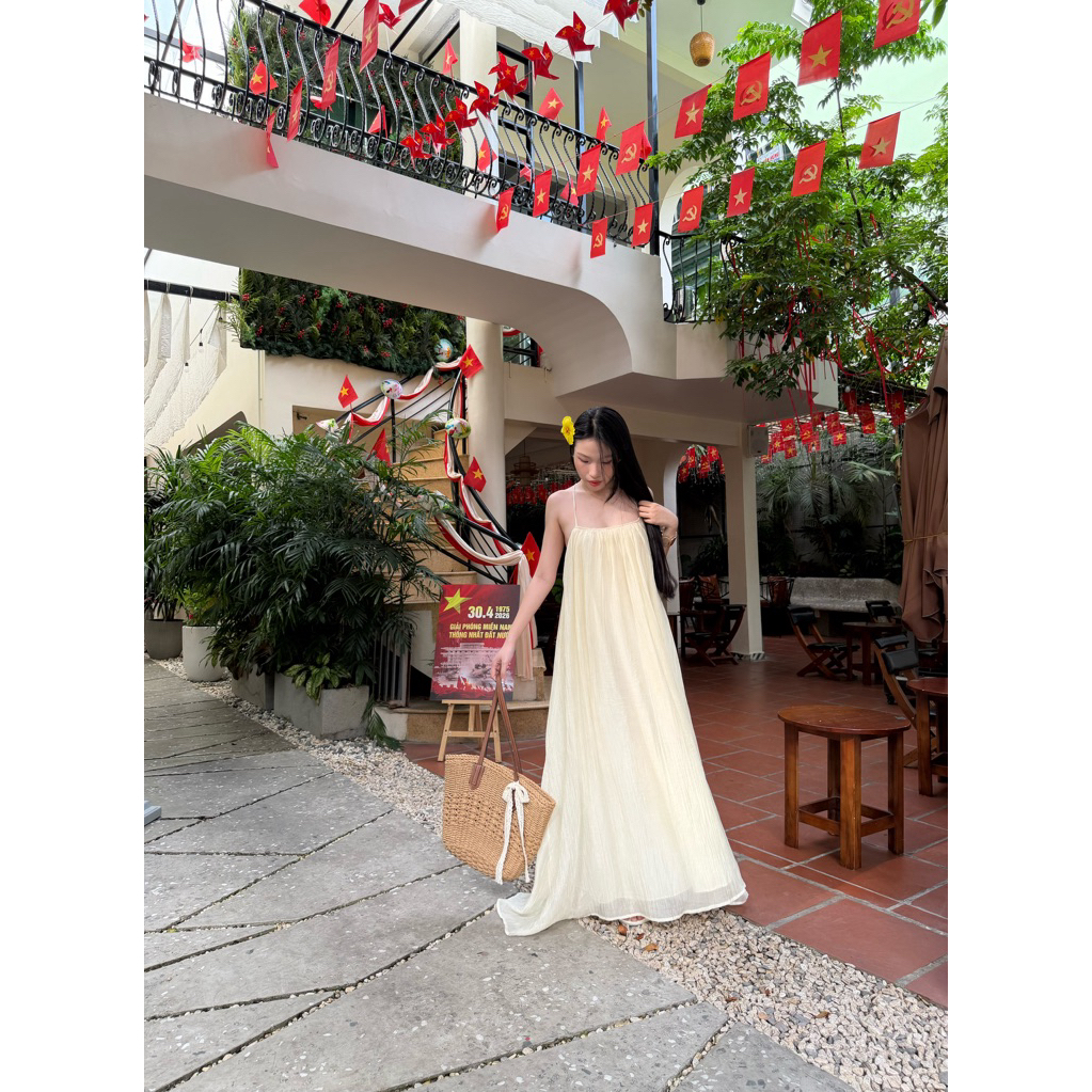 Đầm Tơ Maxi Dáng Suông Hở Lưng Đi Biển