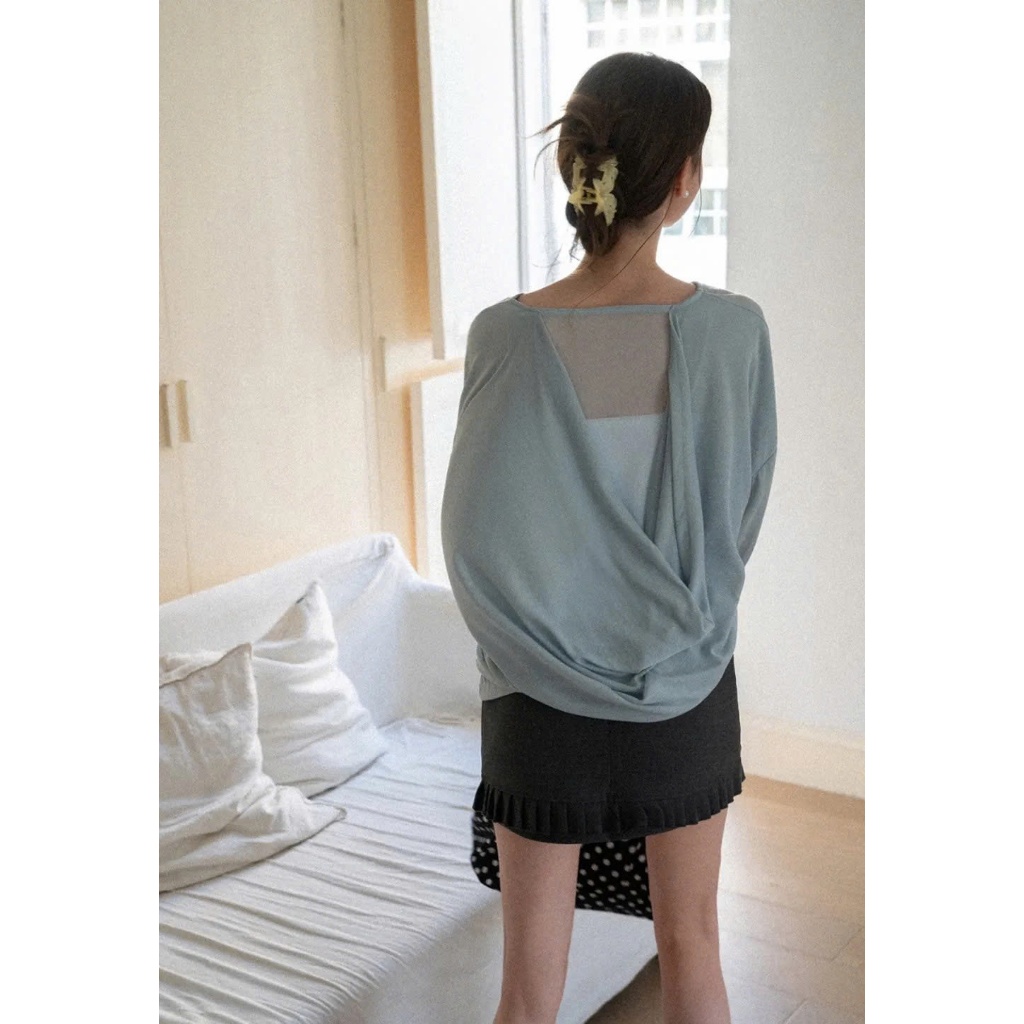 [EGGKA]  E26A31136AF Áo kiểu rủ với phần lưng xuyên thấu - màu xanh