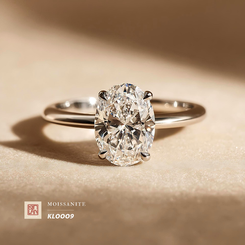 KL0009MOISS Nhẫn Bạc Nữ Ovale Đai Trơn Đá Oval Cut 9.0ly Moissanite by Kylan Silver