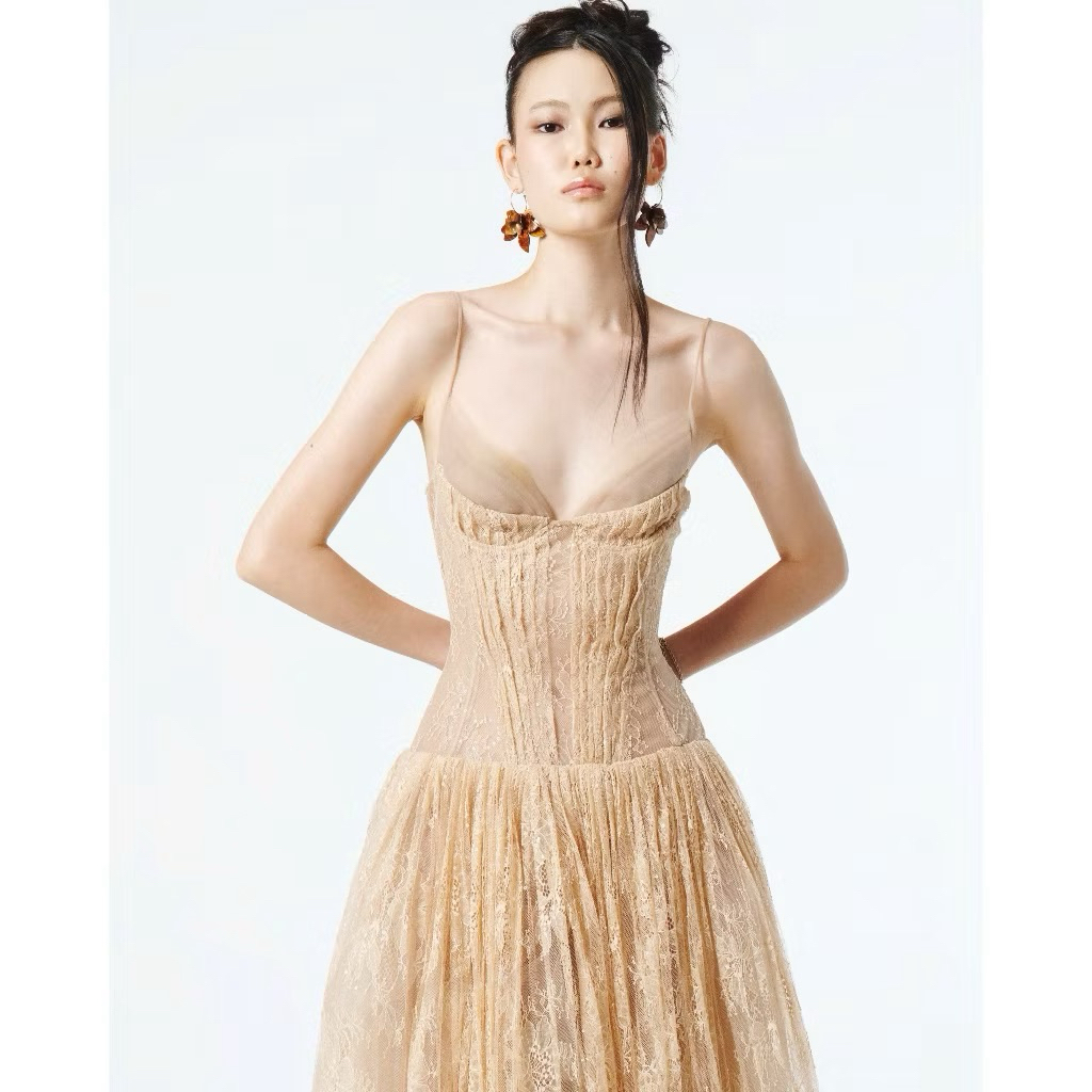 ONONMADE Đầm Dài Hai Dây Dập Li Phối Ren Kim Sa Glimpse Dress