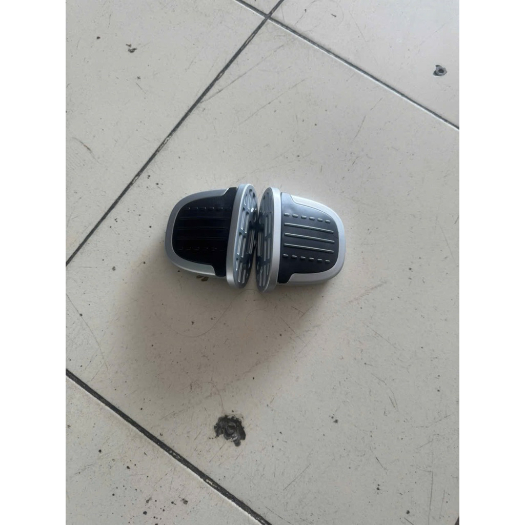 Để chân sau xe đạp điện Pega GenZ, nhựa để chân xe đạp điện Pega GenZ
