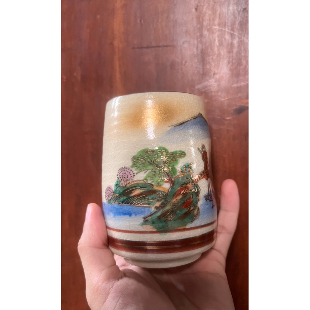 cốc kutani vẽ vàng