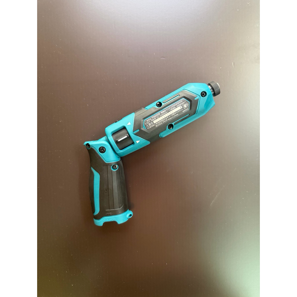 Vít gập Makita TD022D hàng Nhật mới màu xanh chỉ thân máy