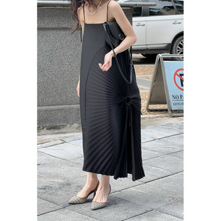 PLEATED DRESS - Váy xếp ly phom dáng rộng phù hợp với nhiều dáng.