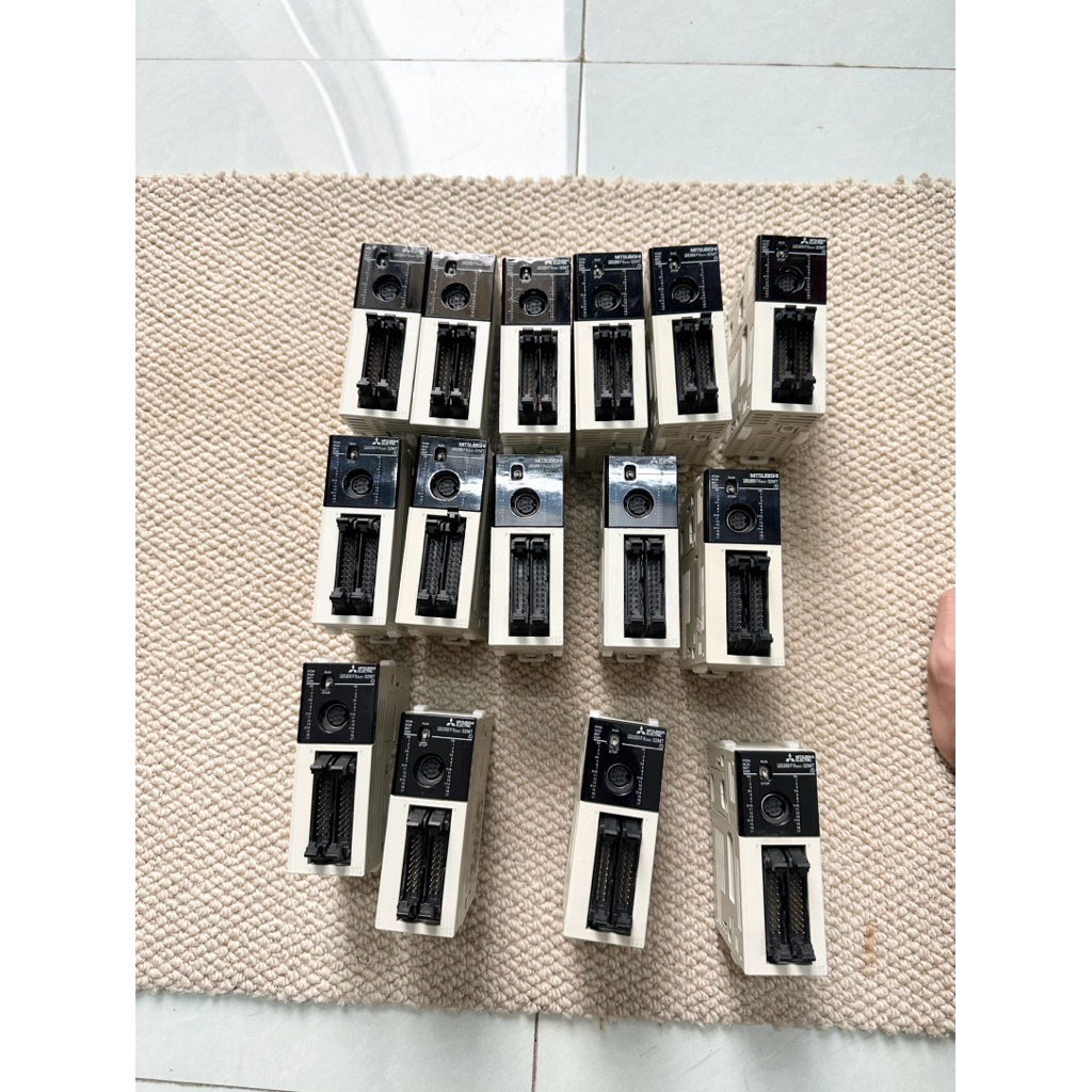 Fx3uc 32MT/D PLC Mitsshubishi đẹp Phát xung tối đa 3 động cơ ( Đã qua sử dụng)