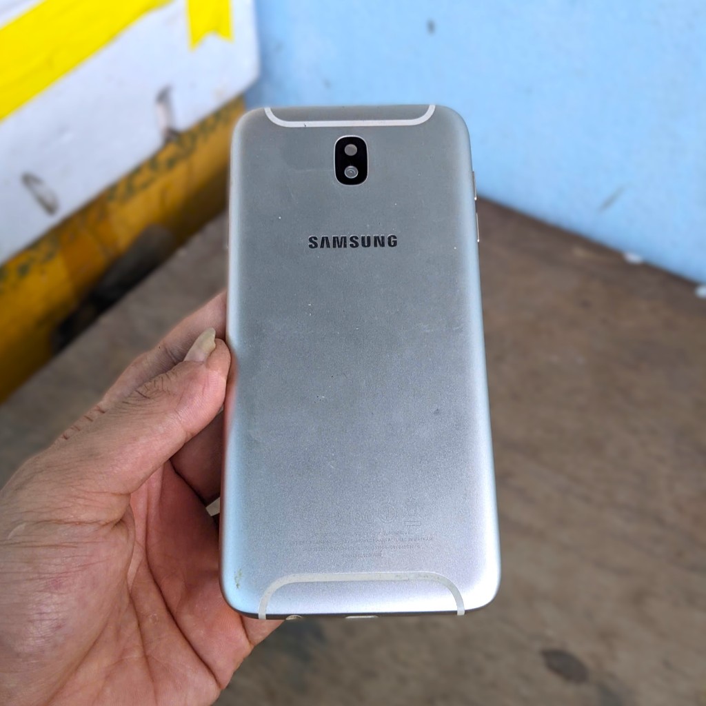 Vỏ / Nắp lưng Samsung J7 Pro (J730) zin cũ tháo máy,ngoại hình OK.