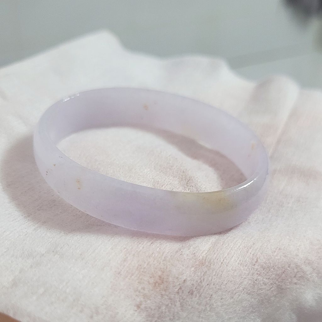 Vòng phỉ thúy cẩm A ánh tím hồng nhạt shape oval, ni 48-49 đeo vừa