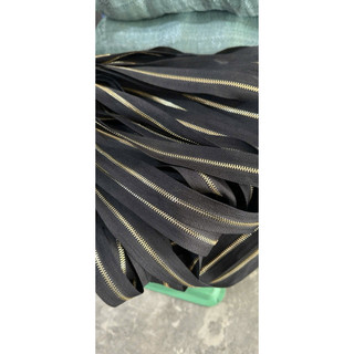 Dây kéo ykk số 3 đen răng vàng