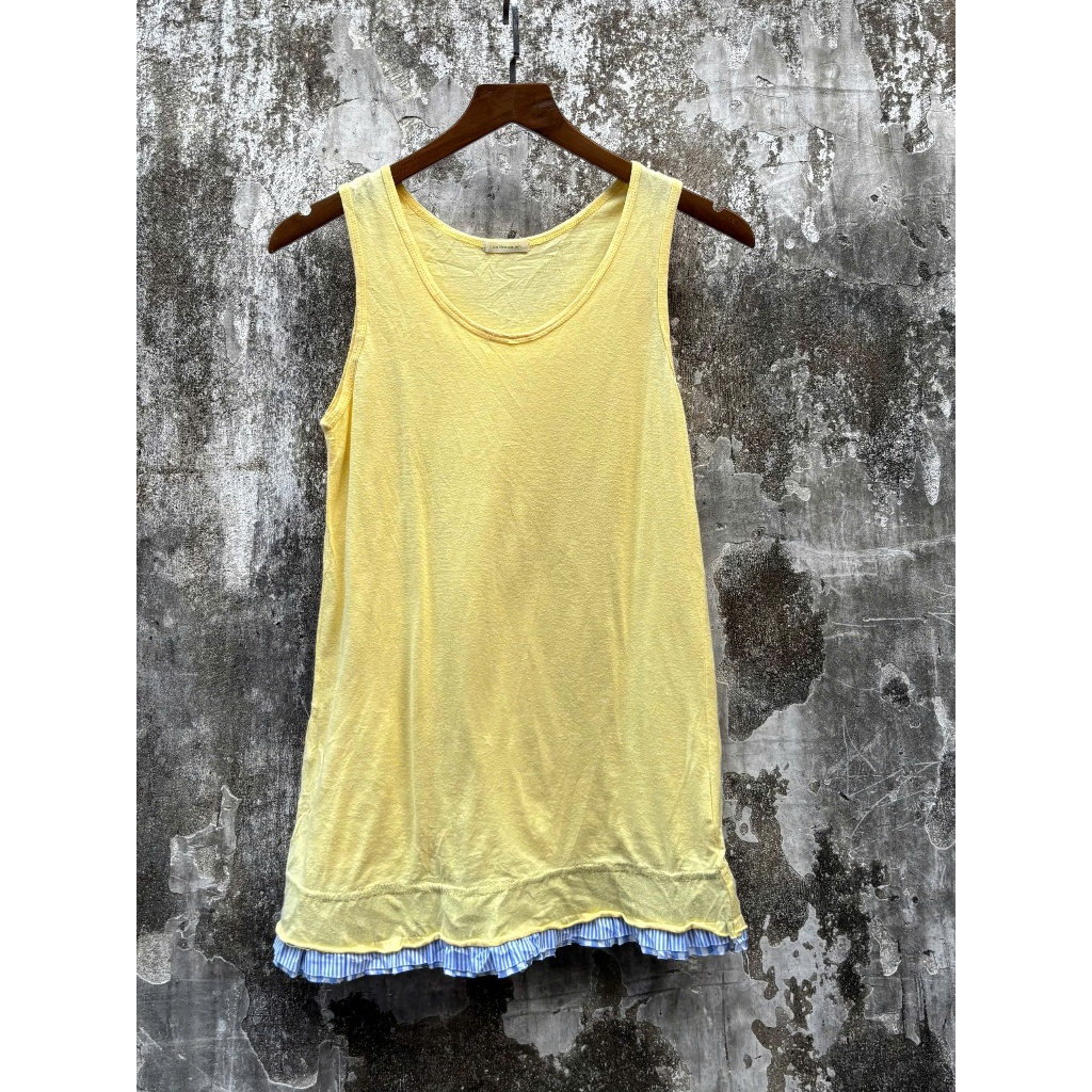 Áo cộc tay viền bèo vàng gà con size S,M T4079