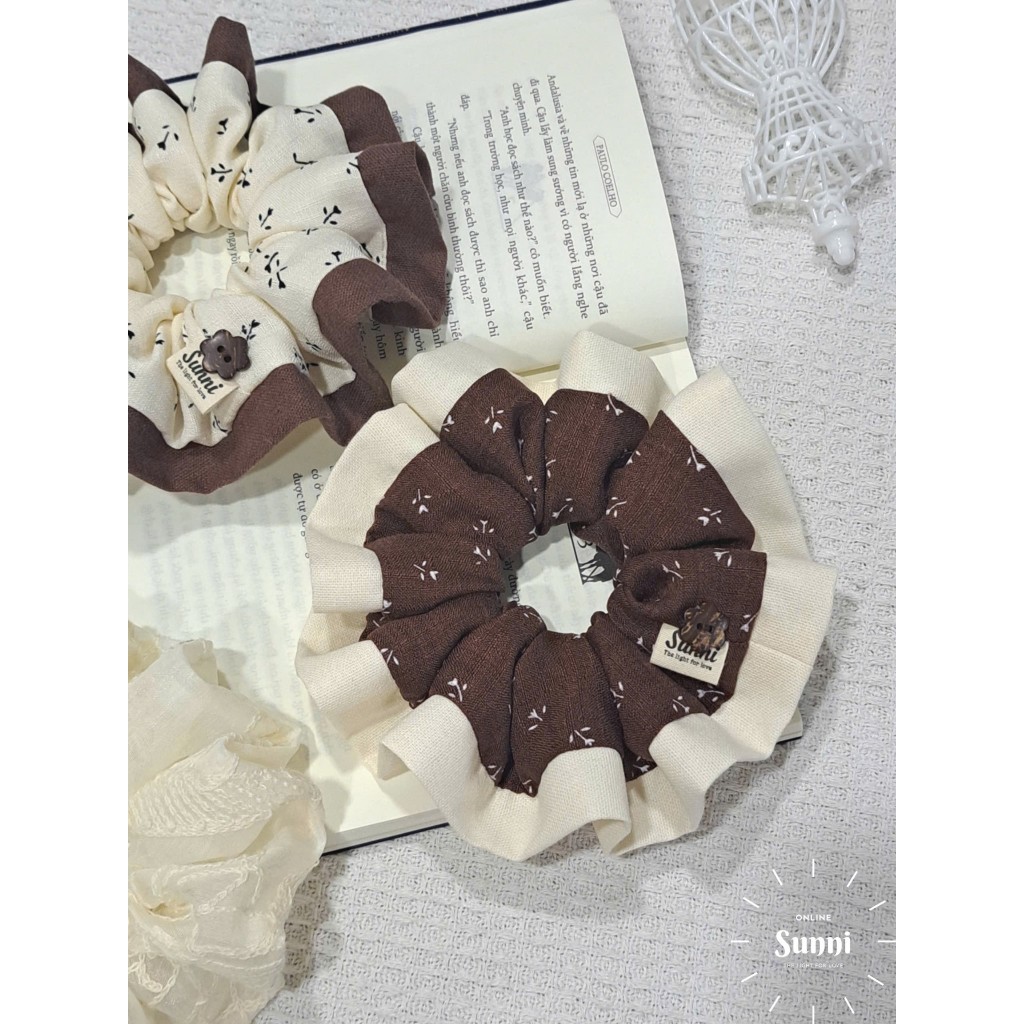 (Hàng thủ công) Sunni Scrunchies - Dây Buộc Tóc Vải Đũi Linen, Phong Cách Vintage Nhã Nhặn Tinh Tế, 