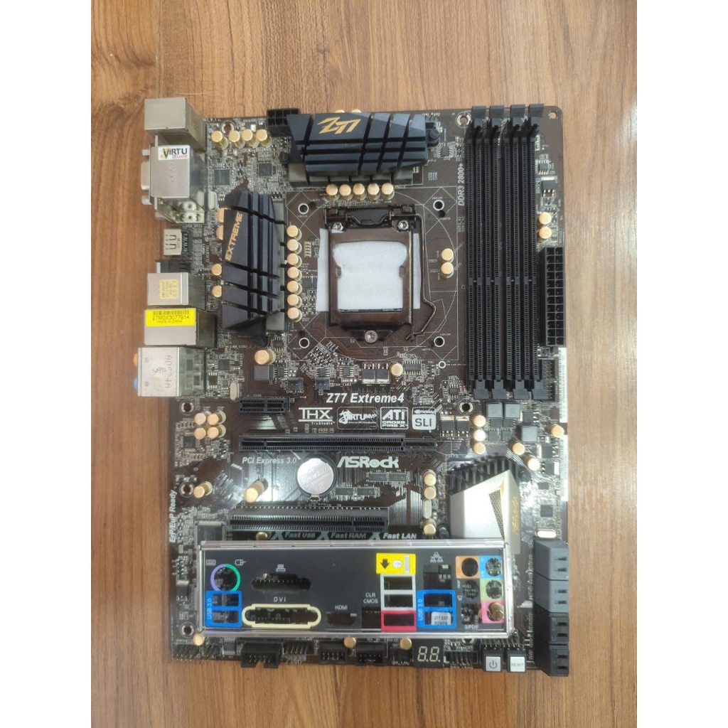 Mainboard LGA1155 - Asrock Z77 Extreme4