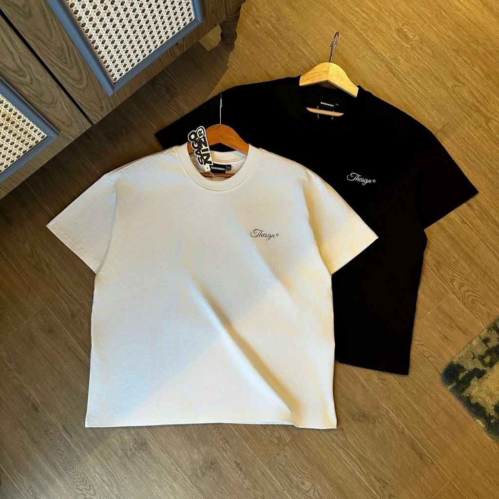 [HÈ 2026] Áo thun unisex form BOXY SMALL LOGO SAGONIZ chất cotton phong cách, streetwear đơn giản