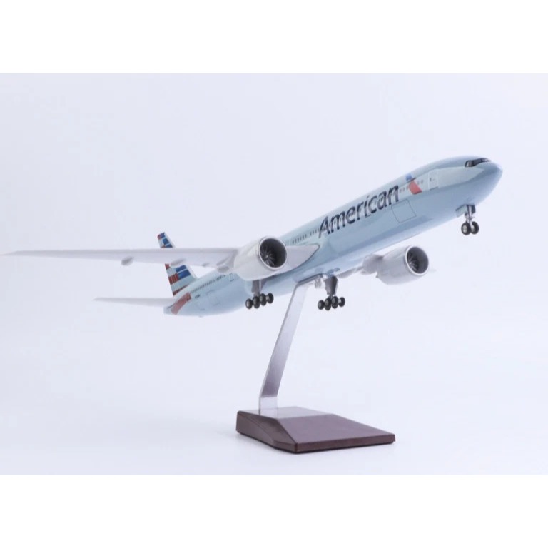 Mô hình máy bay American Boeing B777 có bánh xe kích thước 47cm no led MB47112