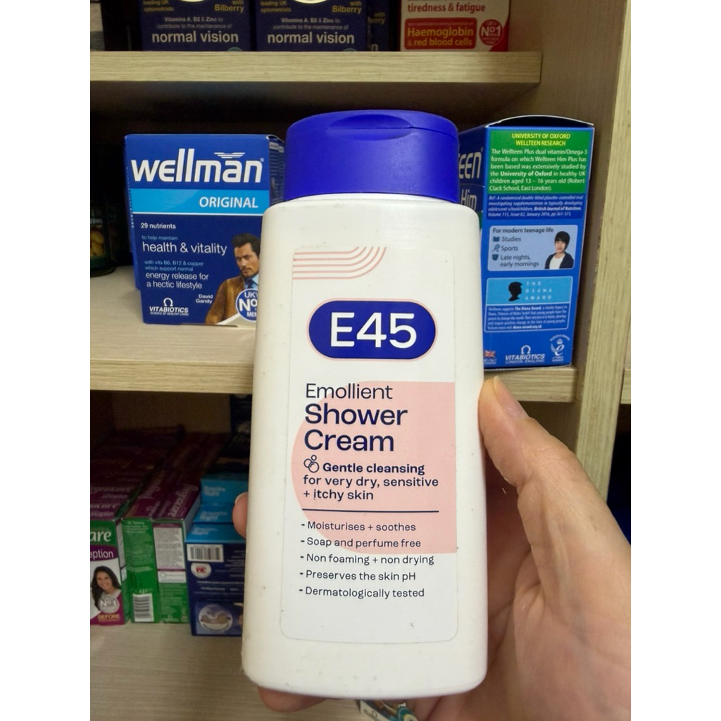 Sữa tắm dưỡng ẩm E45 Emollient Shower Cream 200ml – Cho da khô, nhạy cảm
