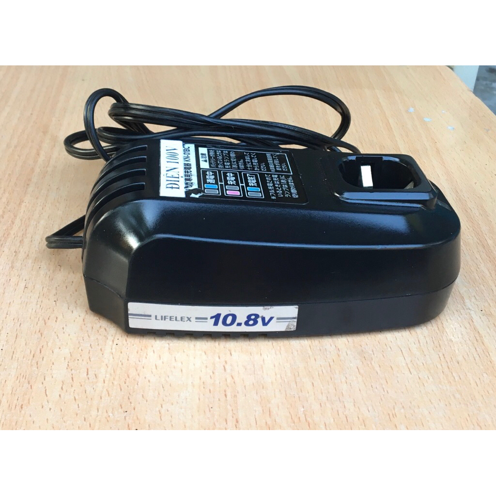 Sạc EARTH MAN 10.8V - LIFELEX 10.8V - 12V-1.5Ah . Sạc pin lion . Điện 100V. Sạc LIFELEX hàng bãi. Sạ