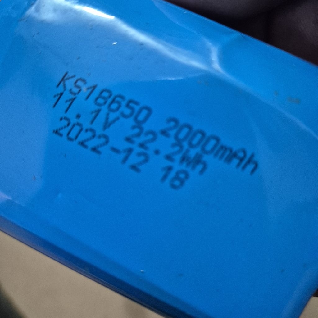 cục pin 11.1v dùng bình thường cũ qua sử dụng