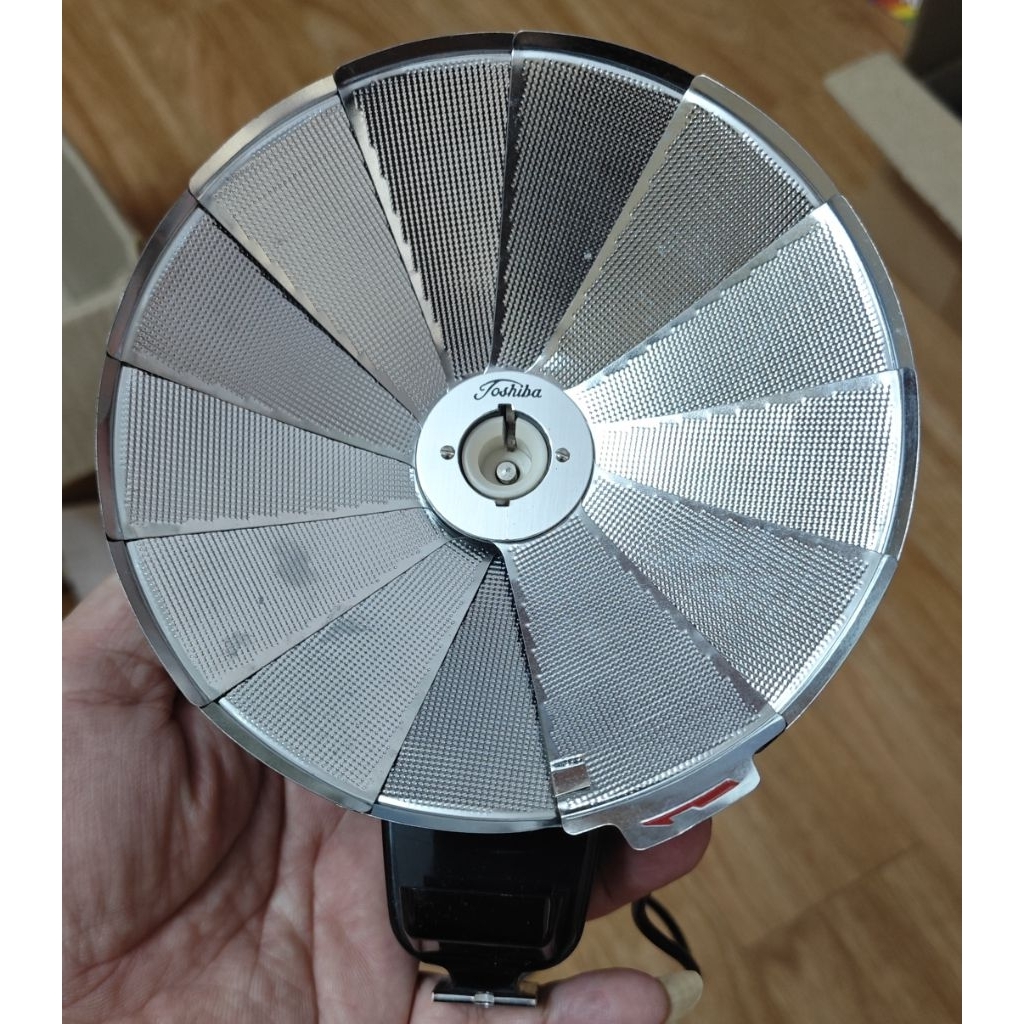 Đèn flash Toshiba cổ điển trưng bày decor