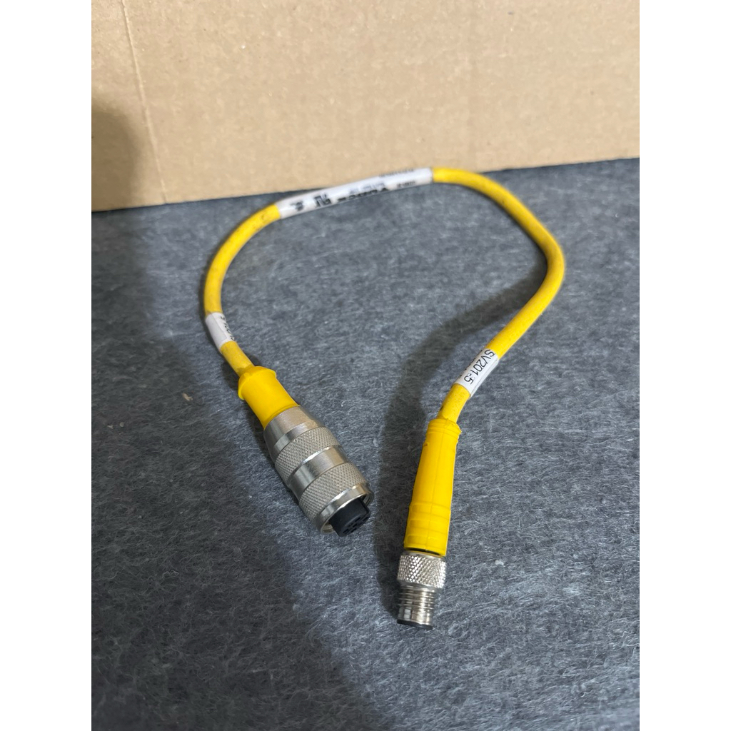 (Used) Dây nối 2 đầu 30mm M8 đực 3pin to M12 cái 5pin Turck RK 4T-0.3-PSG 3M