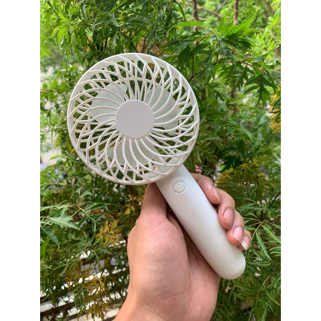 Quạt cầm tay M1 công suất siêu mạnh, siêu mát động cơ phản lực 1503 ko chổi than , cầm tay , pin 18650 tháo rời tiện lợi | BigBuy360 - bigbuy360.vn