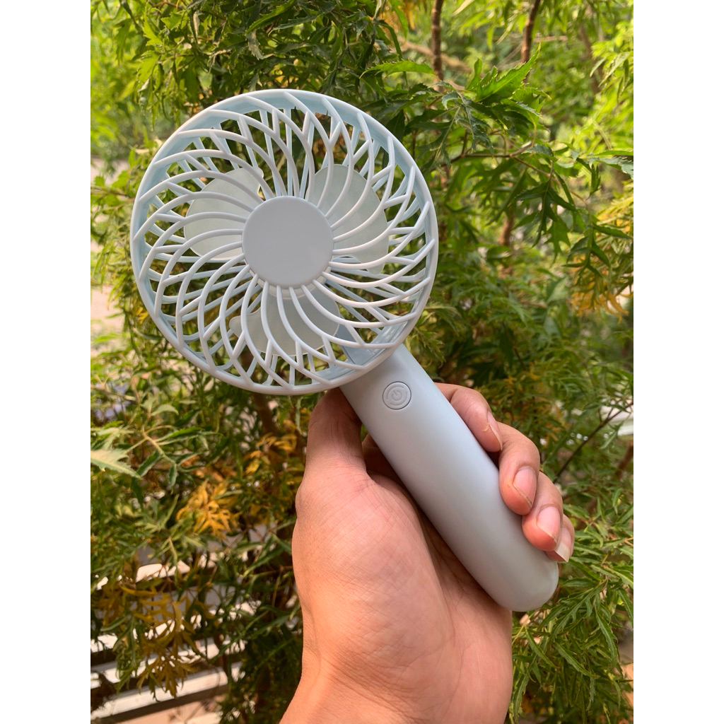 Quạt cầm tay M1 công suất siêu mạnh, siêu mát động cơ phản lực 1503 ko chổi than , cầm tay , pin 18650 tháo rời tiện lợi | BigBuy360 - bigbuy360.vn