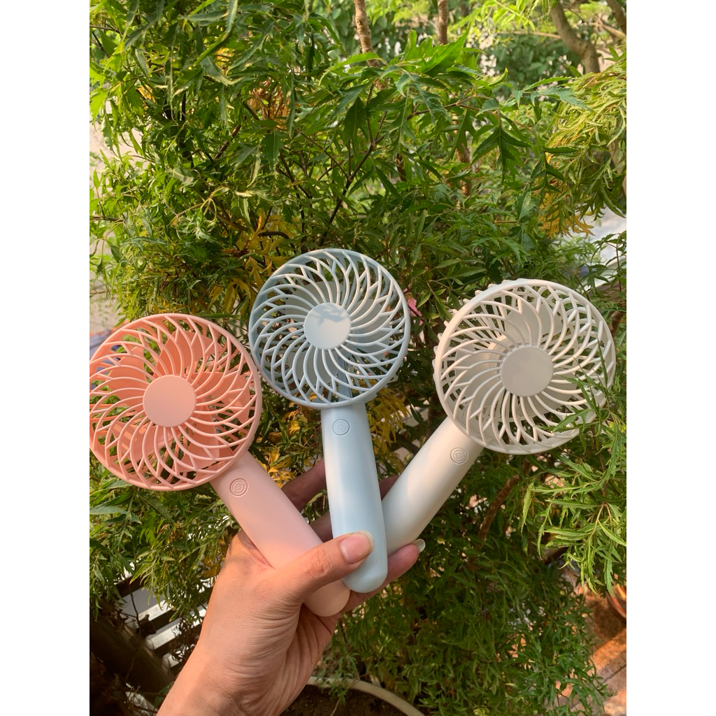 Quạt cầm tay M1 công suất siêu mạnh, siêu mát động cơ phản lực 1503 ko chổi than , cầm tay , pin 18650 tháo rời tiện lợi | BigBuy360 - bigbuy360.vn