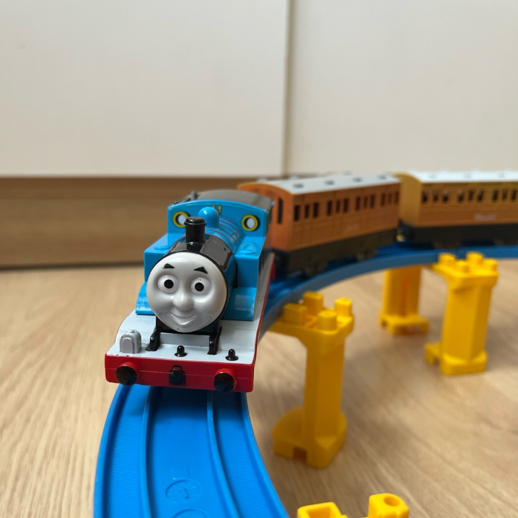 ĐỒ CHƠI XE LỬA THOMAS - TS01 HÃNG TAKARA TOMY