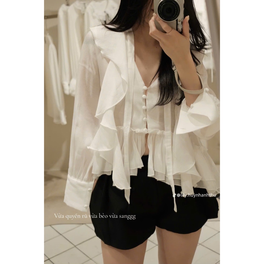 Áo Sơ Mi Chất Tơ Chiffon Thiết Kế Cổ V Phối Bèo Tiểu Thư Tay Bồng Màu Trắng - Irene Top | BigBuy360 - bigbuy360.vn