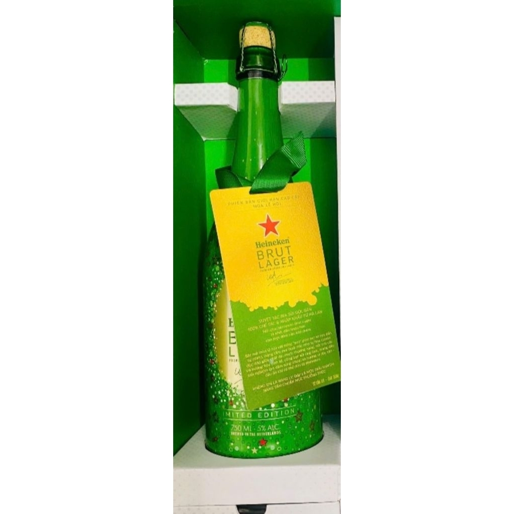 Chai Biaa Heineken quà tặng 750ml