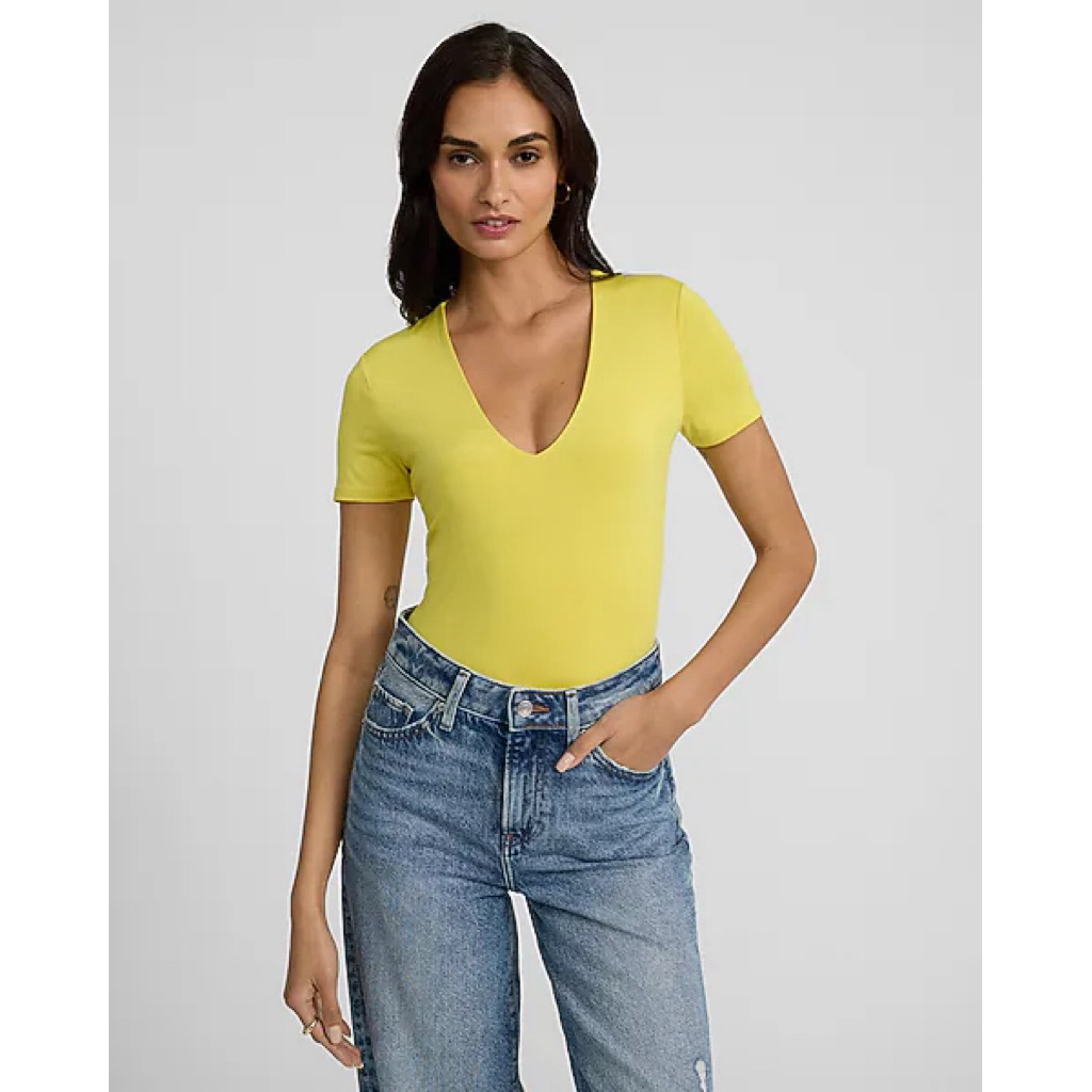 Body suit EXPRESS VNXK. Áo cộc tay body suit màu vàng, hồng nhạt