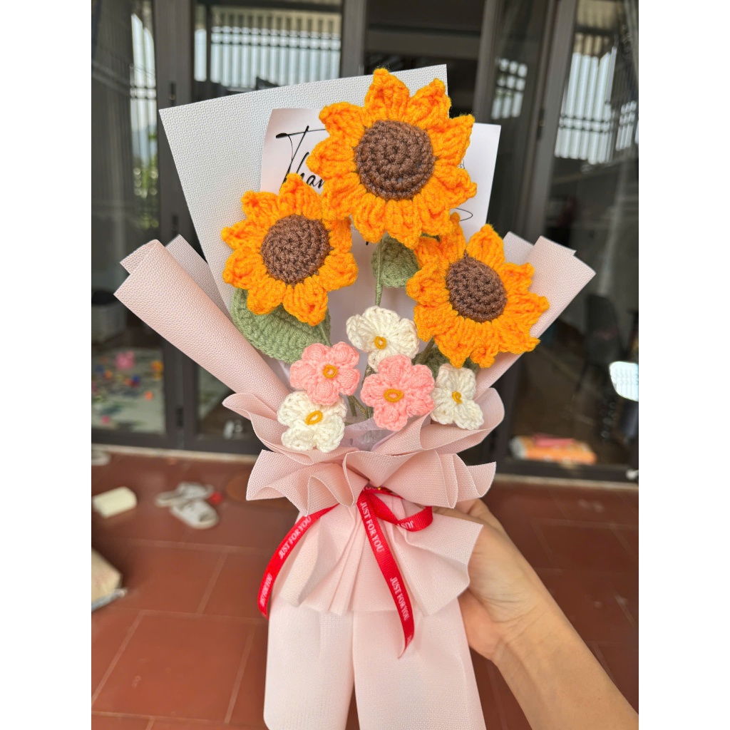 hoa hướng dương kỉ yếu sinh nhật. hoa moc len