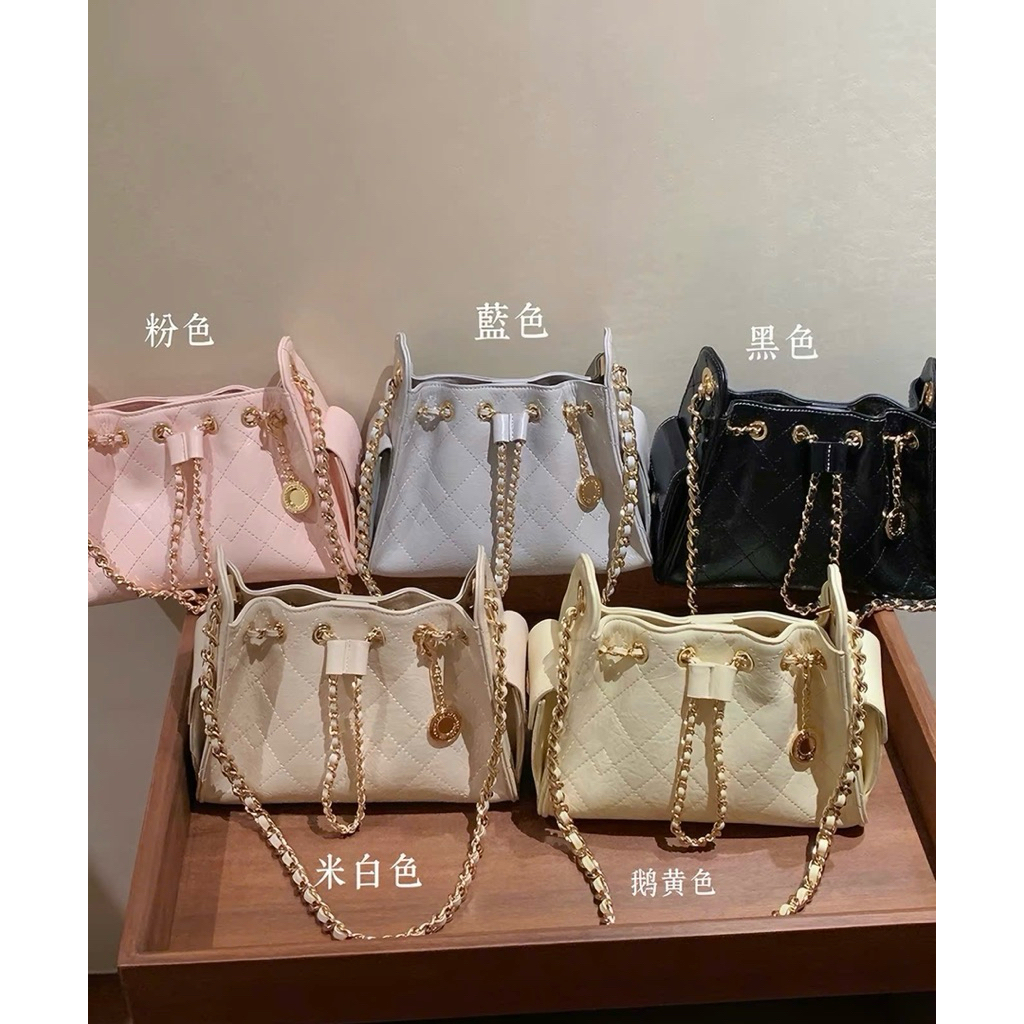 Túi  CHIOOO dáng RÚT HỘP charm xu HS388 newww 2026