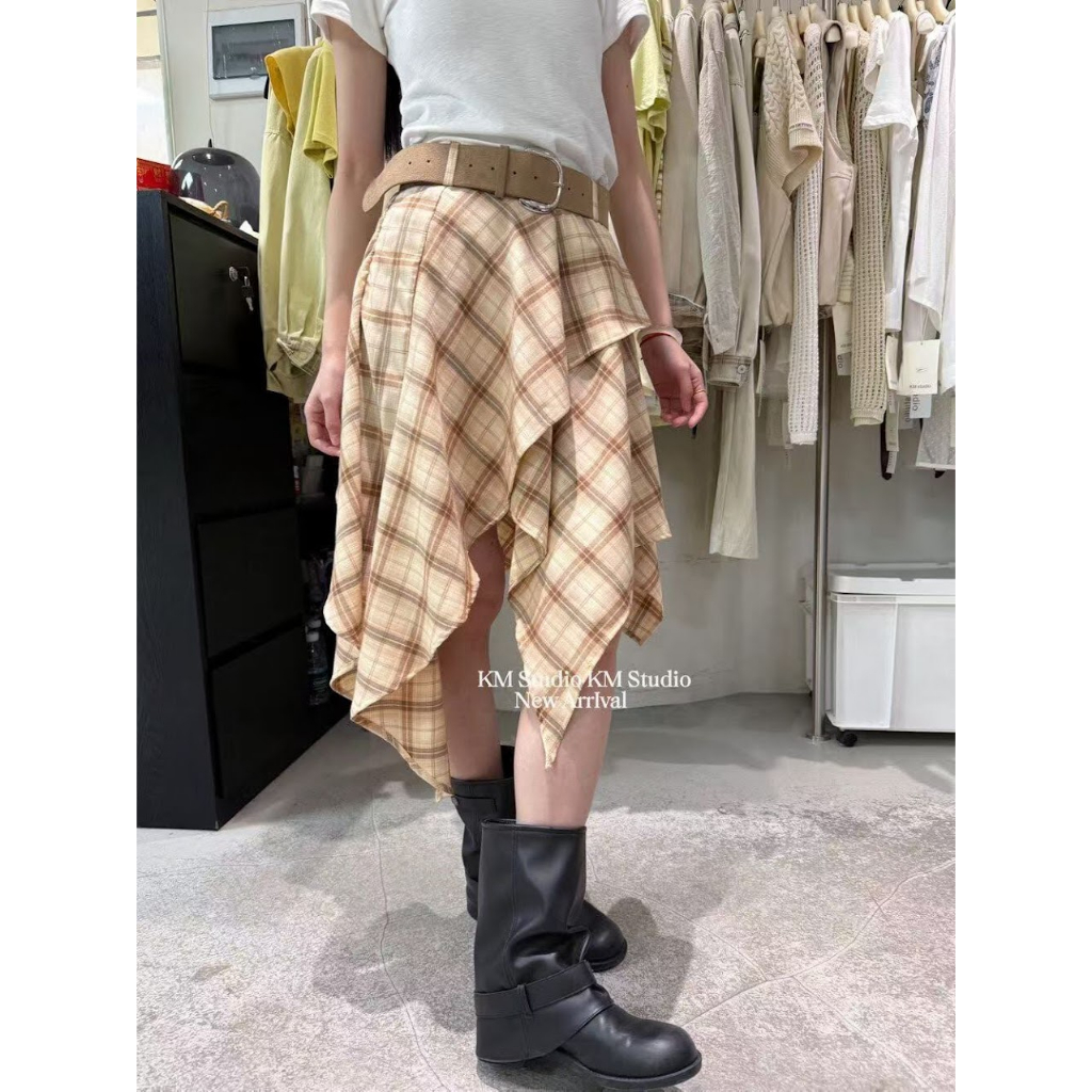 Chân váy vải vạt chéo KM studio + belt da
