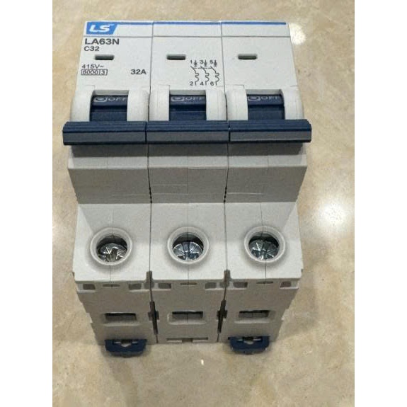 Cầu dao tự động LS LA63N 3P C32 32A
