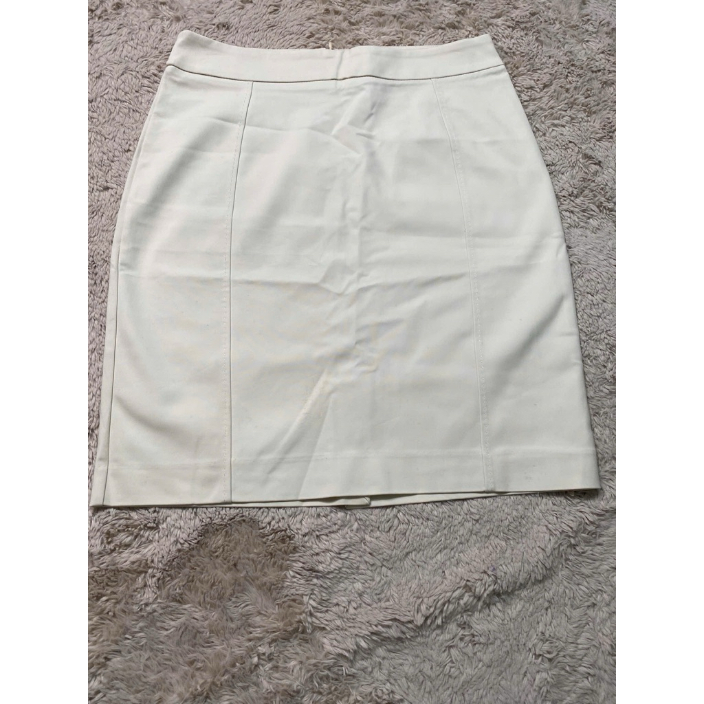 Chân váy Mango có lỗi vnxk