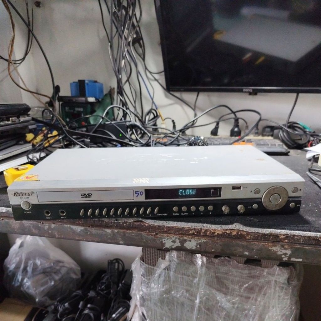 Xác hư đầu đĩa karaoke Arirang AR-36M còn nguồn mở ổ đĩa không ra