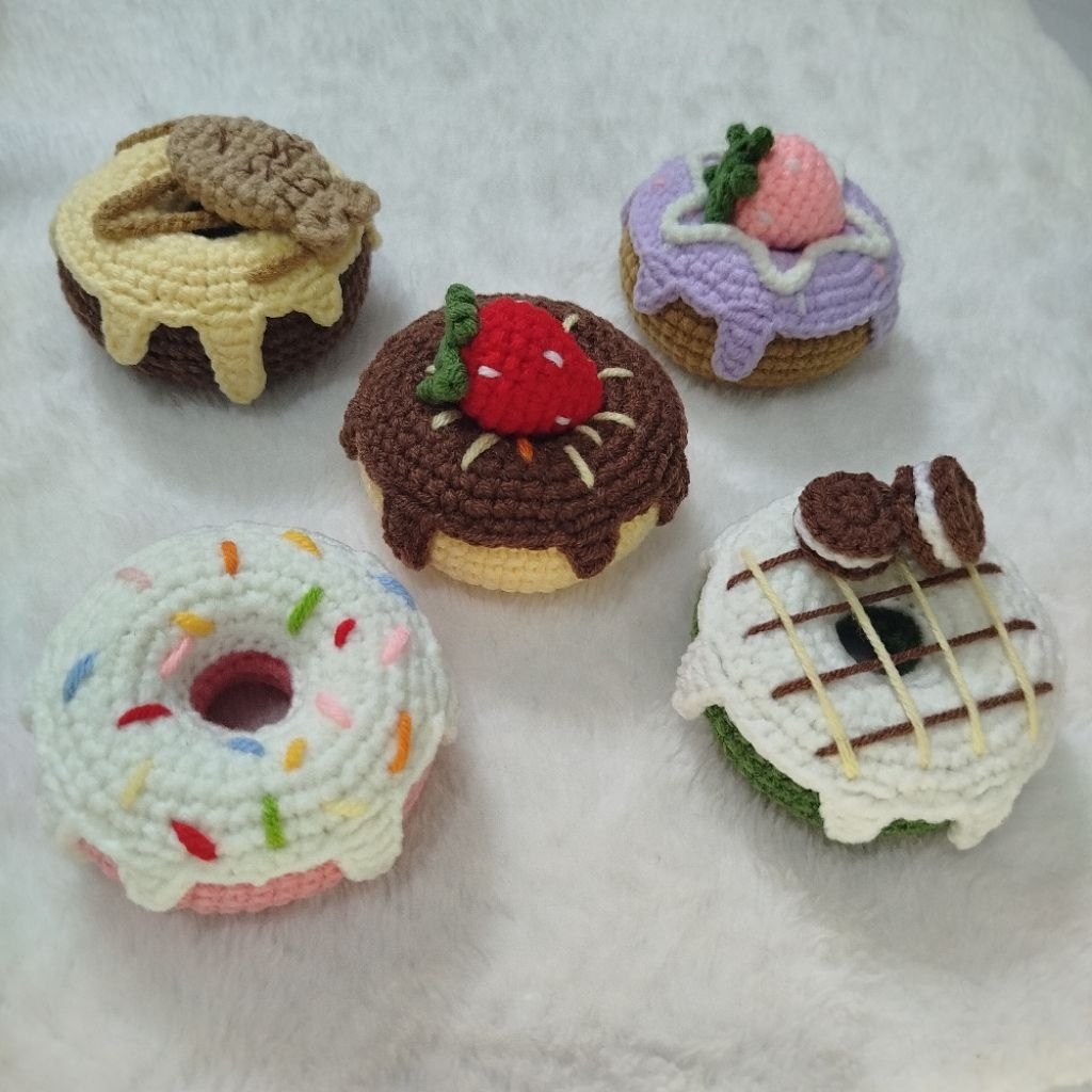Bánh Donut Bằng Len Móc Khoá Handmade