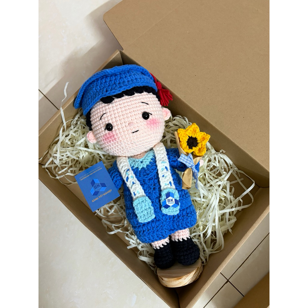 Set búp bê len cử nhân tốt nghiệp và bó hoa len mini dễ thương đáng yêu