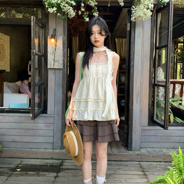 𝙎𝙀𝙀𝙈𝙀 - ÁO 2 DÂY HOA NHÍ BÈO TẦNG VINTAGE