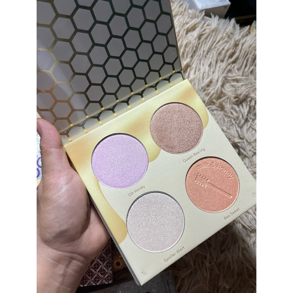 Phấn bắt sáng Beauty Bakerie Milk & Honey Highlighter Palette