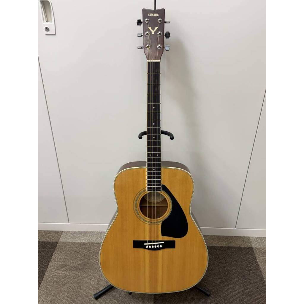 Đàn guitar acoustic YAMAHA FG-720 kèm hộp đựng (95%) - Đồ trang trí