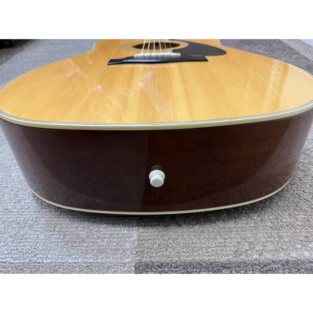 Đàn guitar acoustic YAMAHA FG-720 kèm hộp đựng (95%) - Đồ trang trí